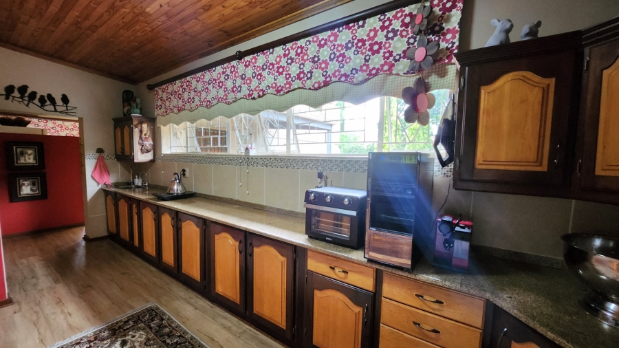 5 Bedroom Property for Sale in Doringkruin North West